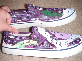 Illustration for article titled Buy my shoooooes! (and maybe also messenger bags!)